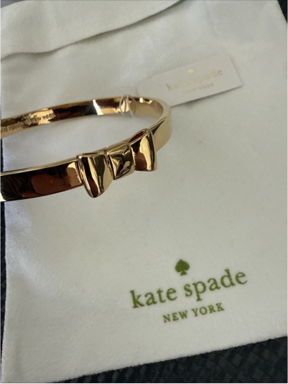 KATE SPADE Take A Bow Gold Bangle Bracelet Gold Bow New With Tags - Picture 2 of 6